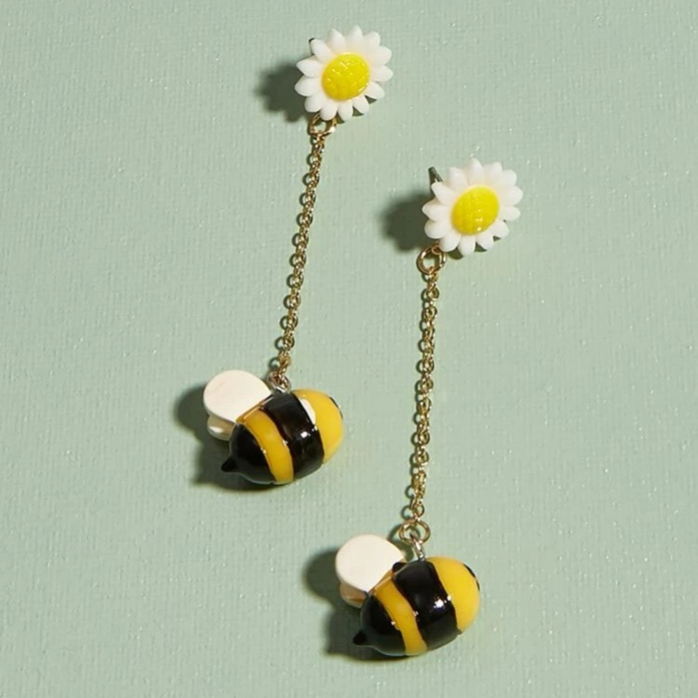 🔴 Daisy & Bee Dangle Earrings